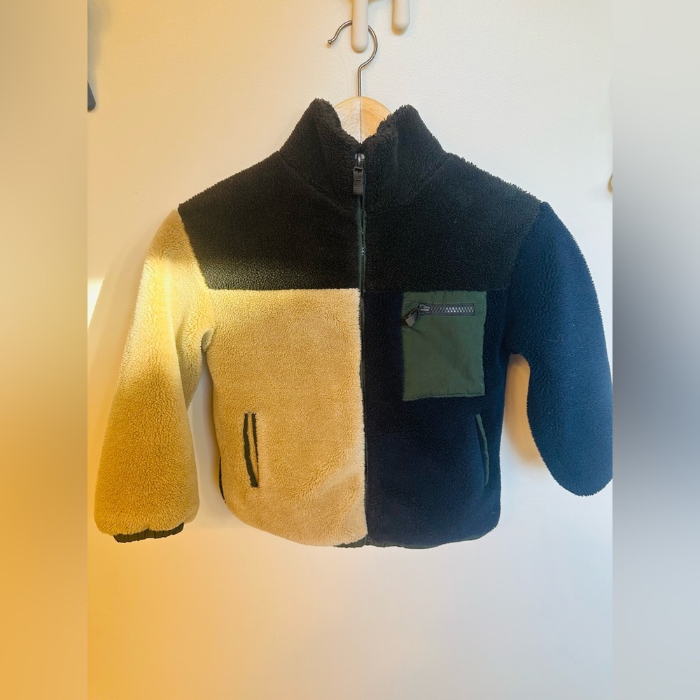 Cozy Boys Zara Fleece in perfect condition